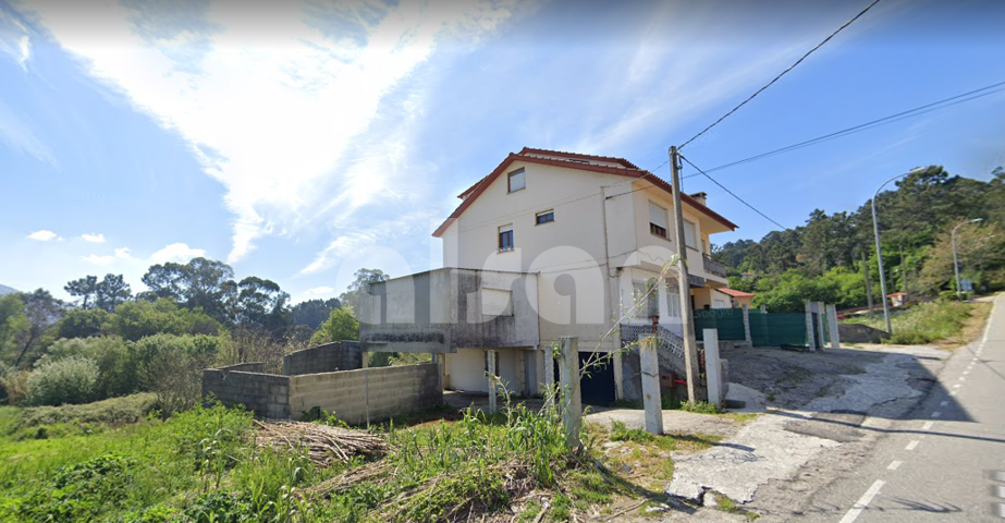 Casa De Pueblo en venta en Redondela de 221 m2 photo 0