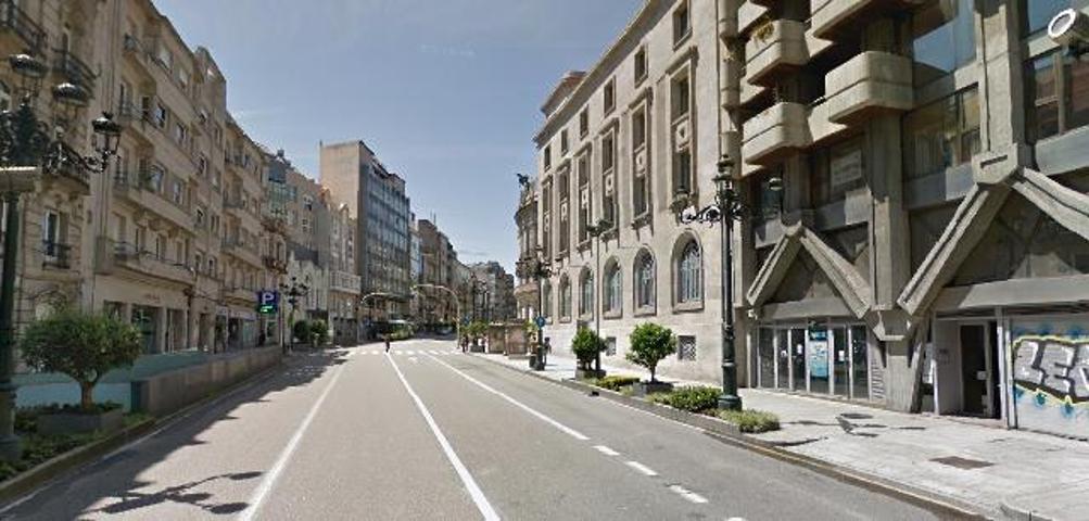 Local en alquiler en Vigo de 890 m2 photo 0
