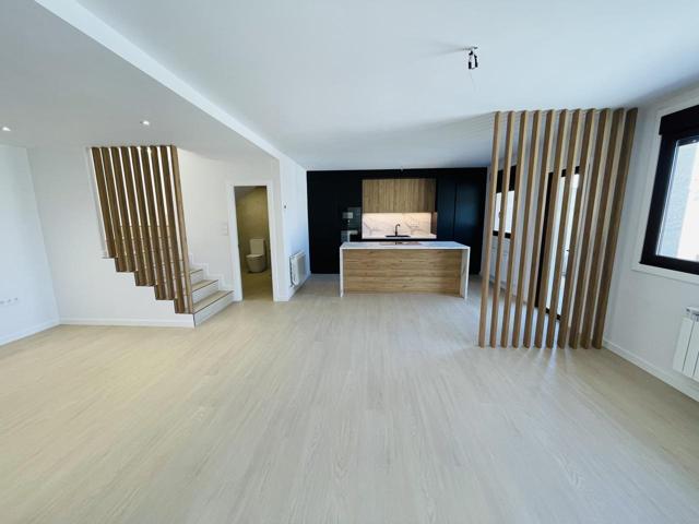 Casa - Chalet en venta en Vigo de 159 m2 photo 0