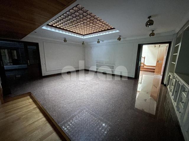 Chalet en el centro de Vigo, con jardín y piscina photo 0