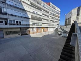 Local en venta en Vigo de 125 m2 photo 0