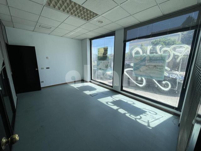 Local en venta en Vigo de 163 m2 photo 0