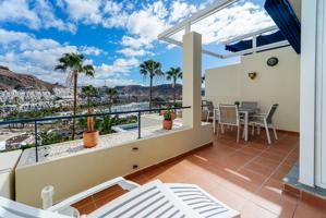 Exclusivo apartamento en Suites Monte Golf con impresionantes vistas al mar photo 0