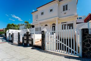 Casa amplia para mejorar y personalizar a tu estilo familia photo 0