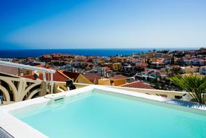 Vivienda moderna totalmente reformada con piscina propia y visitas hacia el mar photo 0