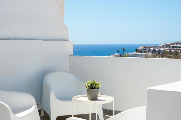 Vivienda moderna en una sola planta con terraza y vistas al mar photo 0