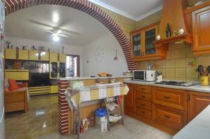 GRAN CASA DE PLANTA BAJA photo 0