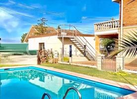 FANTÁSTICA CASA INDEPENDIENTE CON JARDÍN PISCINA Y ZONA DE BARBACOA EN MONTOLIU DE LLEIDA photo 0