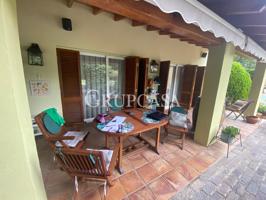 FANTASTICO CHALET CON PISCINA EN UNA PARCELA DE 10.000 M2 CON JARDIN Y PINAR photo 0