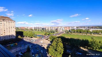 ESPECTACULAR ÁTICO DE 220 M2 EN AVDA DE MADRID. DE 5 HABITACIONES 3 BAÑOS Y PISCINA COMUNITARIA photo 0