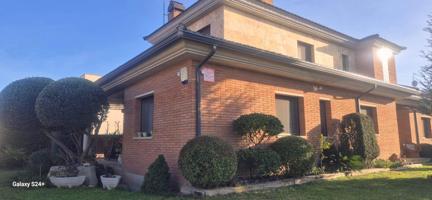 EXCLUSIVO CHALET INDEPENDIENTE EN LA MEJOR ZONA DE ALPICAT photo 0