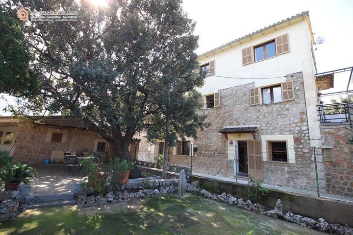 Casa Con Terreno Garaje Y Edificaciones En Soller photo 0