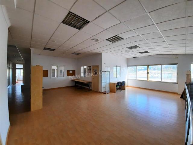 Oficina en alquiler en Zurgena de 200 m2 photo 0