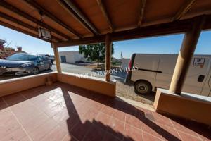 COUNTRY HOUSE IN HUÉRCAL-OVERA photo 0