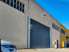 Nave industrial de 600m2 con altillo de 180m2 y 2 oficinas. photo 0