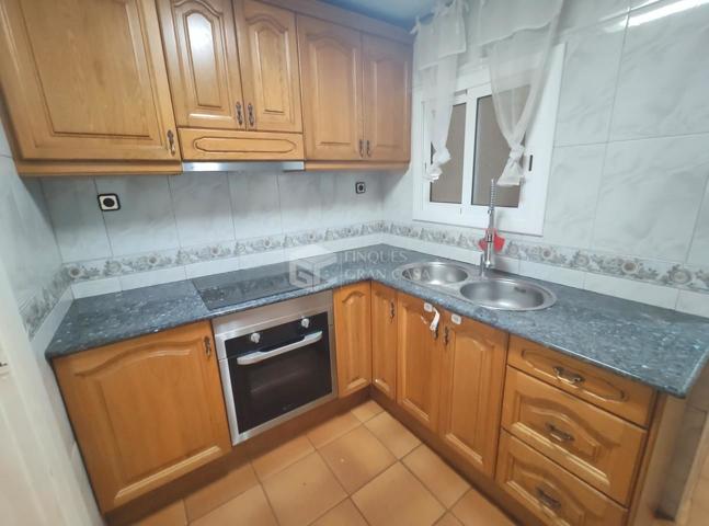 Amplio piso de 5 habitaciones, antes dos pisos independientes photo 0
