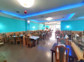 Amplio restaurante con alto rendimiento en traspaso por jubilación. photo 0