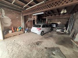 Garaje con capacidad para 4 coches grandes photo 0