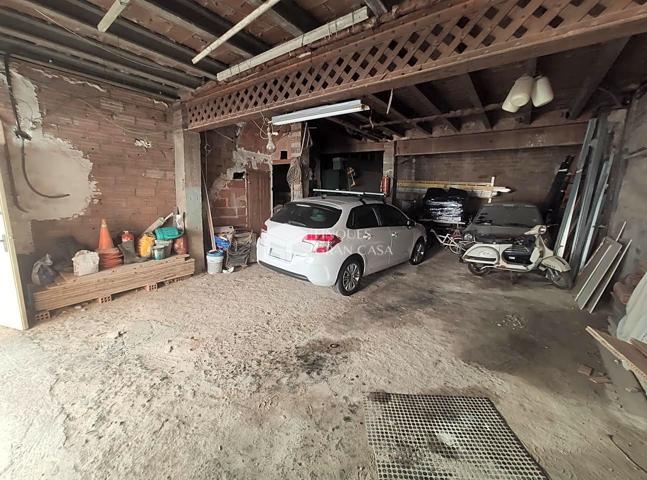 Garaje con capacidad para 4 coches grandes photo 0