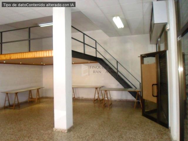 Amplio local comercial con doble orientación photo 0