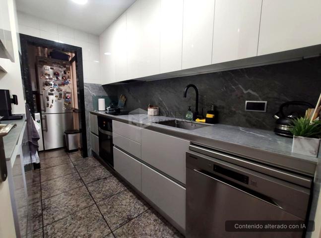 Amplio piso de 3 habitaciones antes 4 totalmente reformado photo 0