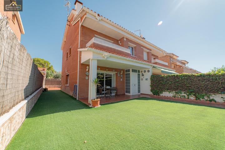 Casa a tres vientos con jardín en Sant Vicenç de Montalt photo 0