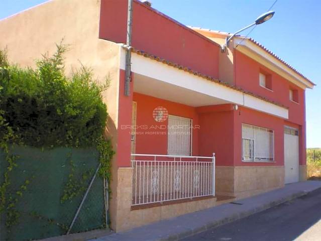 Casa - Chalet en venta en Requena de 237 m2 photo 0