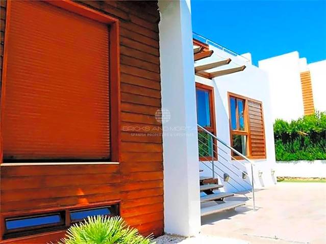 Casa - Chalet en venta en Chiva de 330 m2 photo 0
