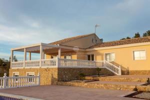 Casa - Chalet en venta en Alberic de 220 m2 photo 0