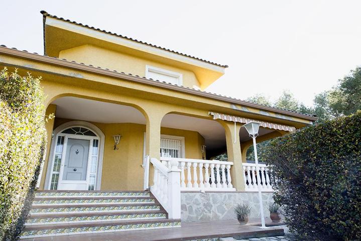 Casa - Chalet en venta en Villamarchante de 400 m2 photo 0