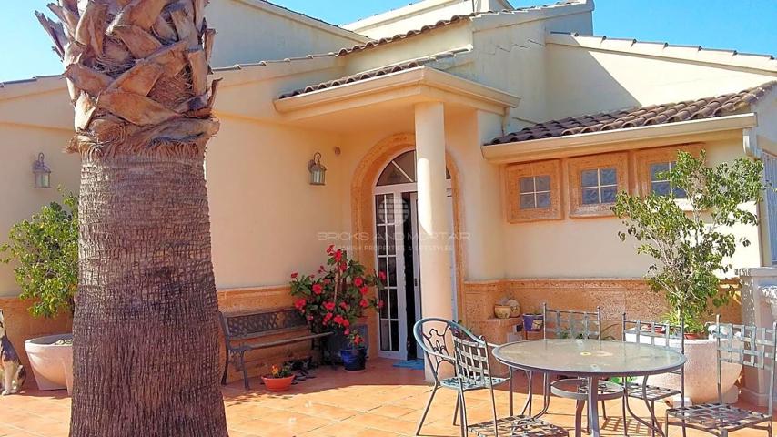 Casa - Chalet en venta en Torrent de 350 m2 photo 0