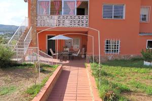 Casa - Chalet en venta en Chiva de 245 m2 photo 0