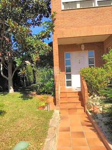 Pareado en venta en Bétera de 250 m2 photo 0