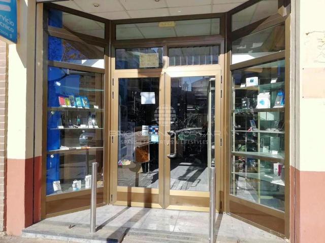 Local en venta en València de 400 m2 photo 0