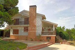 Casa - Chalet en venta en Chiva de 300 m2 photo 0