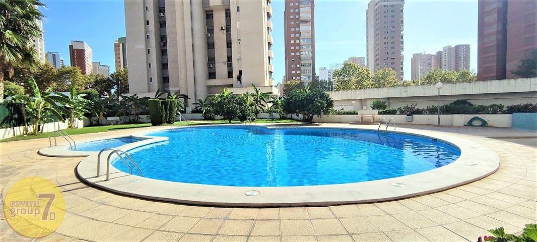 SE VENDE ATICO DE DOS DORMITORIOS CON TERRAZA DE 70 METROS EN BENIDORM LEVANTE photo 0