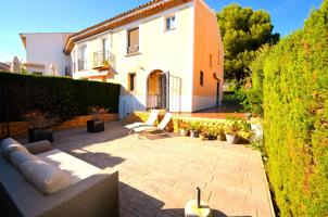 SE VENDE CASA ADOSADA CON TRES DORMITORIOS EN GOLF BAHIA, FINESTRAT! SEVENDGROUP! photo 0