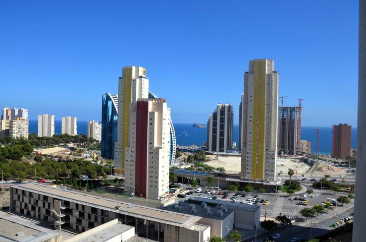 SE VENDE APARTAMENTO CON 2 DORMITORIOS Y VISTAS AL MAR EN PLAYA PONIENTE, BENIDORM! photo 0