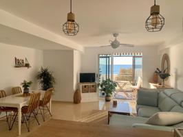 SE VENDE PISO DE TRES DORMITORIOS EN 1º LINEA DE PLAYA DE PONIENTE. BENIDORM photo 0