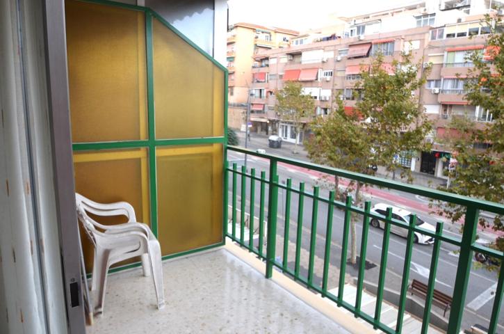 SE ALQUILA APARTAMENTO DE TRES DORMITORIOS EN BENIDORM (JAIME I). photo 0