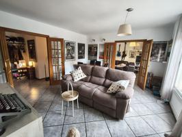 Apartamento de 4 Habitaciones en La Gripia, Terrassa photo 0