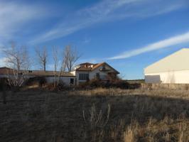 Parcela y terreno con vivienda y naves en el Poligono de  La Colilla - OCASIÓN! photo 0
