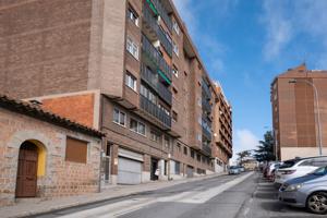 PISO de 3 Habitaciones con TERRAZA, ASCENSOR y GARAJE photo 0