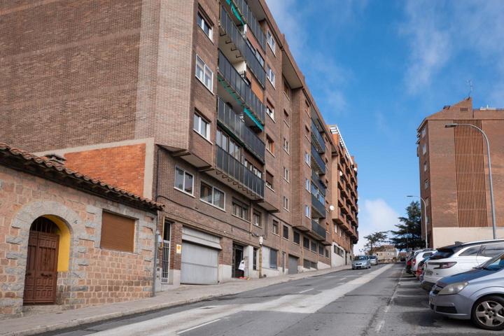 PISO de 3 Habitaciones con TERRAZA, ASCENSOR y GARAJE photo 0