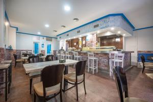 Local TOTALMENTE ACONDICIONADO como BAR-RESTAURANTE en Zona Sur photo 0