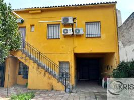 VENTA CHALET QUE OFRECE MUCHAS OPCIONES EN YUNCOS photo 0