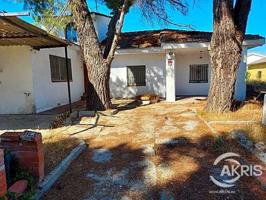 ¡¡VIVIENDA OKUPADA, NO SE PUEDE VISITAR!! FORMADA POR 2 CHALETS photo 0