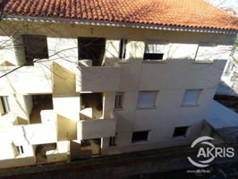 10 chalets y edificio de 6 pisos en venta en Recas photo 0