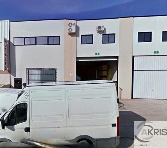 NAVE INDUSTRIAL CON PUENTE GRUA 4 TM photo 0