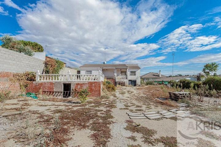 VENTA CHALET URB. CASTILLO DE OLMOS DE EL VISO photo 0